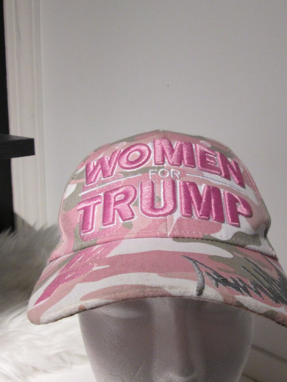 WOMEN for TRUMP pink Camo Adjustable baseball cap Donald Trump Baseball - Picture 2 of 5